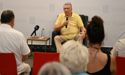 Gazeteci Uğur Dündar Kuşadası’nda sevenleriyle buluştu