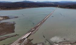 Baraj Suları Çekildi, Eski İzmir-Çeşme Yolu Ortaya Çıktı