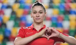 Milli sporcu Aysel Önder dünya rekoru kırdı
