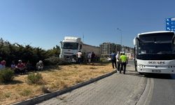 Freni tutmayan tır otobüse çarptı: 6 yaralı