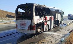 Aydın-Denizli Otoyolunda yolcu otobüsü yandı