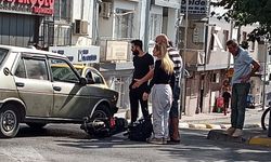 Efeler'de otomobil ile elektrikli bisiklet çarpıştı: 2 yaralı