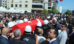 İzmir’de şehit düşen polislere son görev