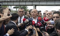 Özel'in geleceğini duyunca binadan ayrıldı