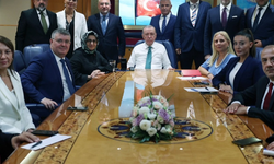 "Biz bu davanın hiçbir yerinde AK Parti olarak yokuz''