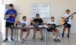 Kuşaklar Boyu Ezgiler: Efeler Müzik Akademisi Seçmelerinde Yaş Sınırı Kalktı