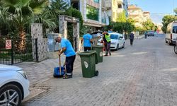 Efeler’i̇n eki̇pleri̇ temi̇z kent seferberli̇ği̇ni̇ sürdürüyor