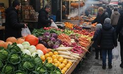 Aydın'da Soğuk Hava, Sıcak Etiket! Üretici ve Tüketici Cephesinden Pazarın Fotoğrafı