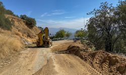 Efeler’de yol konforu ve güvenli̇ği̇ artıyor