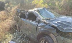 Efeler'de uçuruma devrilen otomobilin sürücüsü kurtarıldı