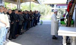 Kuşadası’nın sevilen doktoru son yolculuğuna uğurlandı