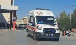 Söke Sazlı'da iş makinesi devrildi: 3 yaralı