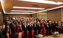 Efeler'de "İlham Veren Cumhuriyet Neferleri" Söyleşisine Yoğun İlgi