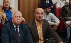 Başkanlar basamakta oturmak zorunda kaldı