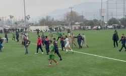 Aydın’da saha içi savaş alanı: Tekmeler havada uçuştu!