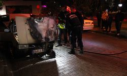 Aydın’da Park Halindeki Otomobil Alev Alarak Küle Döndü
