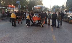 Efeler'de motosikletle otomobil çarpıştı: 1 yaralı