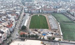 Adnan Menderes Stadyumu'nda çim serildi