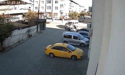 Nazilli’de minibüs önce motosiklete ardından park halindeki araçlara çarptı: 1 yaralı