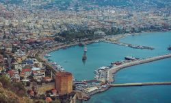 Akdeniz Mutfağının Kalbi: Yöresel Lezzetler ve Gastronomi Rotaları