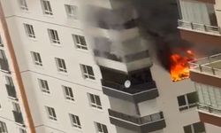 Ankara’da ev yangınında mahsur kalan anne ile oğlu kurtarıldı