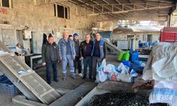 Başkan Özel’den zeytinyağı fabrikasına ziyaret