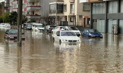 Söke'de dereler taştı, sokaklar göle döndü