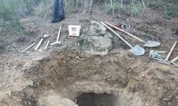 Karacasu'da kaçak kazıya jandarmadan suçüstü