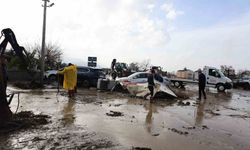 Kuşadası'nda selin yaraları sarılmaya çalışılıyor