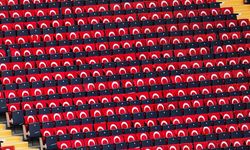 Fenerbahçe Tribünleri Aston Villa Maçı Öncesi Türk Bayraklarıyla Donatıldı