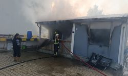 Nazilli'de prefabrik yapı alevlere teslim oldu