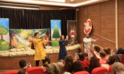 Başkan Yetişkin ara tatilde çocukları tiyatroyla buşuşturuyor