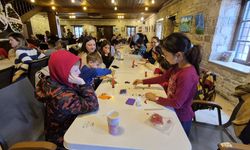 Minikler Kendi Yaptıkları Kuklalar ile Hayal Dünyasına Yolculuk Yaptı.