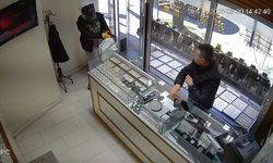 Kuyumcu soygunu güvenlik kamerasında