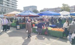 Kurtuluş Semt Pazarı yeni yerinde hizmete başladı