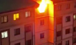 Yangında tüp patladı mahsur kalan 13 kişiyi itfaiye kurtardı