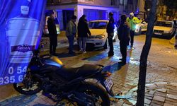 Otomobille çarpışan motosikletin sürücüsü yaralandı