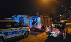 Efeler'de metruk binada yangın çıktı