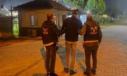 Efeler'de nitelikli dolandırıclıktan yakalandı