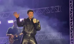 Şarkıcı Edis hakkında yakalama kararı