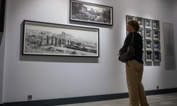 ‘Sözcükler ve Fotoğraflar’ sergisi Kuşadası’nda açıldı