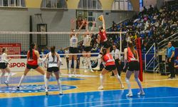 Sultanlar Ligi: Aydın Büyükşehir Belediyespor: 2 - Beşiktaş: 3