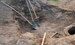 Mezarlıkta kaçak kazı yapan muhtar ve 3 ortağı yakalandı