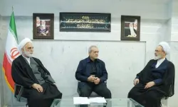 İran'ın yeni dini lideri seçildi