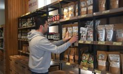 Kuşadası'nda Kadın Emeği Ada Market Raflarda Değerlendiriliyor