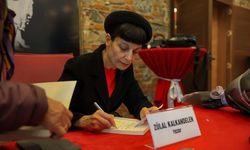 Zülal Kalkandelen Efeler halkıyla buluştu