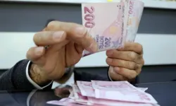 Emeklilere bayram ikramiyesi ve maaş ödemeleri bugün başladı