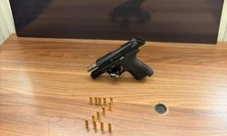 Seyir halindeki araçtan ateş açıldı: Okula mermiler isabet etti