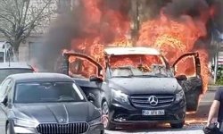 Araçlar cayır cayır yandı