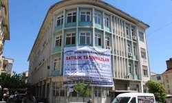 Bir zamanlar hizmet noktasıydı şimdi ilan panosuna döndü